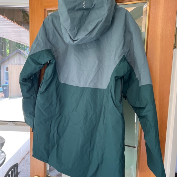 NWT Arcteryx women’s sentinel insulated jacket - Picture 8 of 9